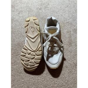 Size 7.5 - Women's Nike Outburst Jelly Puff Premium Pale‎ Ivory- great condition